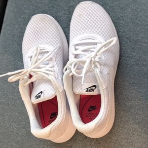 Women's white Nike shoes size 8.5